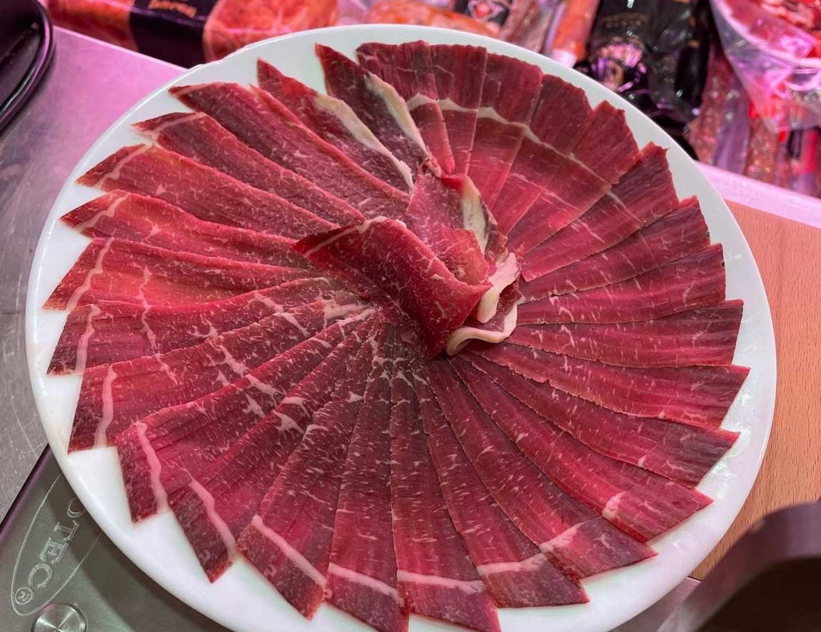 cecina leon